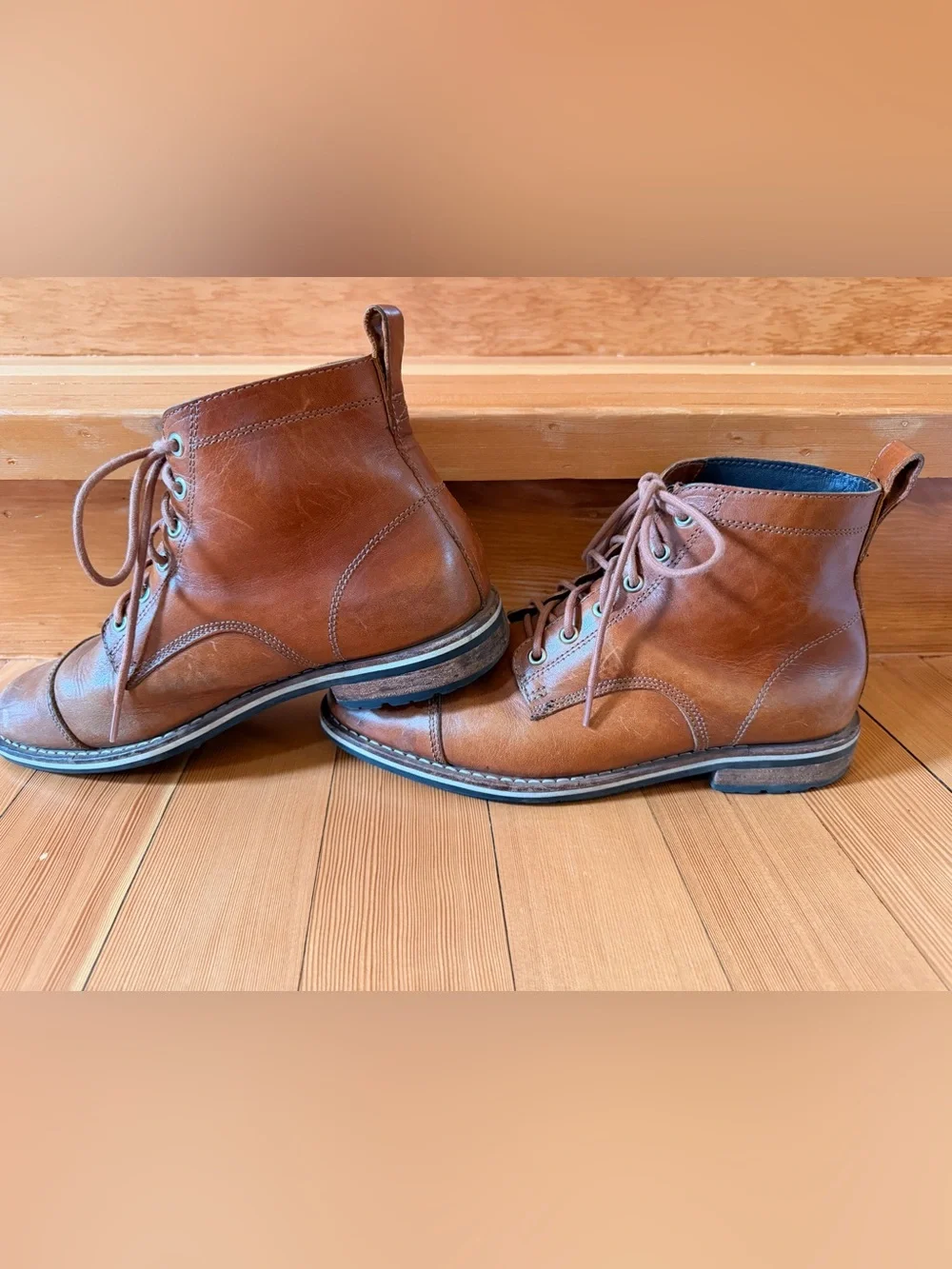 Helm The Hollis in Teak